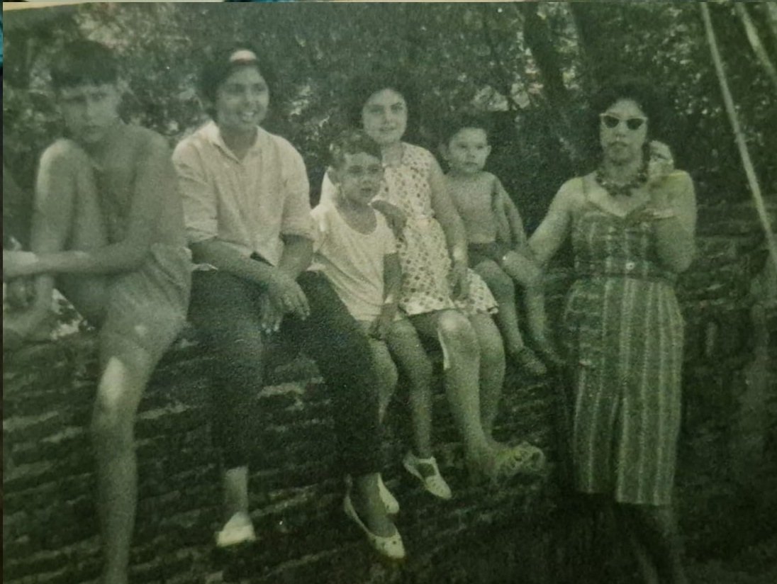 Antonia y Zulema Sánchez, Raúl Alberto, Ana María, María Felisa “Marita
